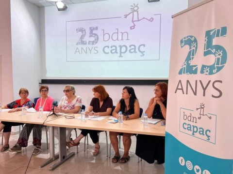acte-de-presentacio-dels-actes-de-celebracio-del-25e-aniversari-de-badalona-capac-amb-la-presidenta-de-l-entitat-maite-arque-foto-badalona-capacimage1