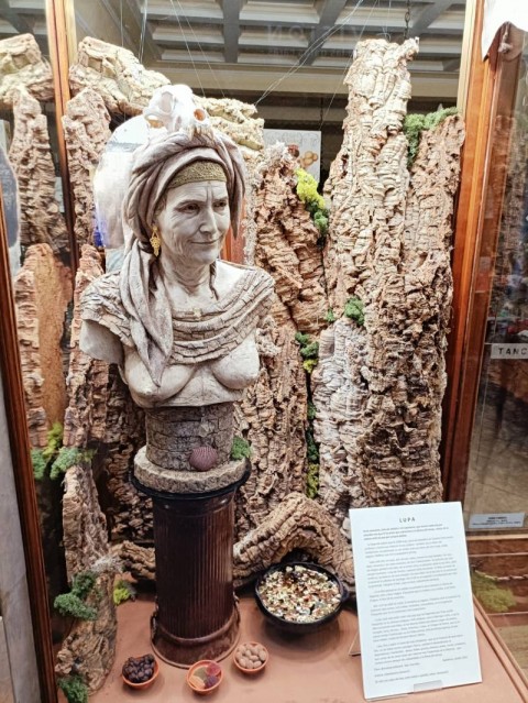 foto-de-l-escultura-de-la-reina-lupa-foto-pablo-diaz-flores